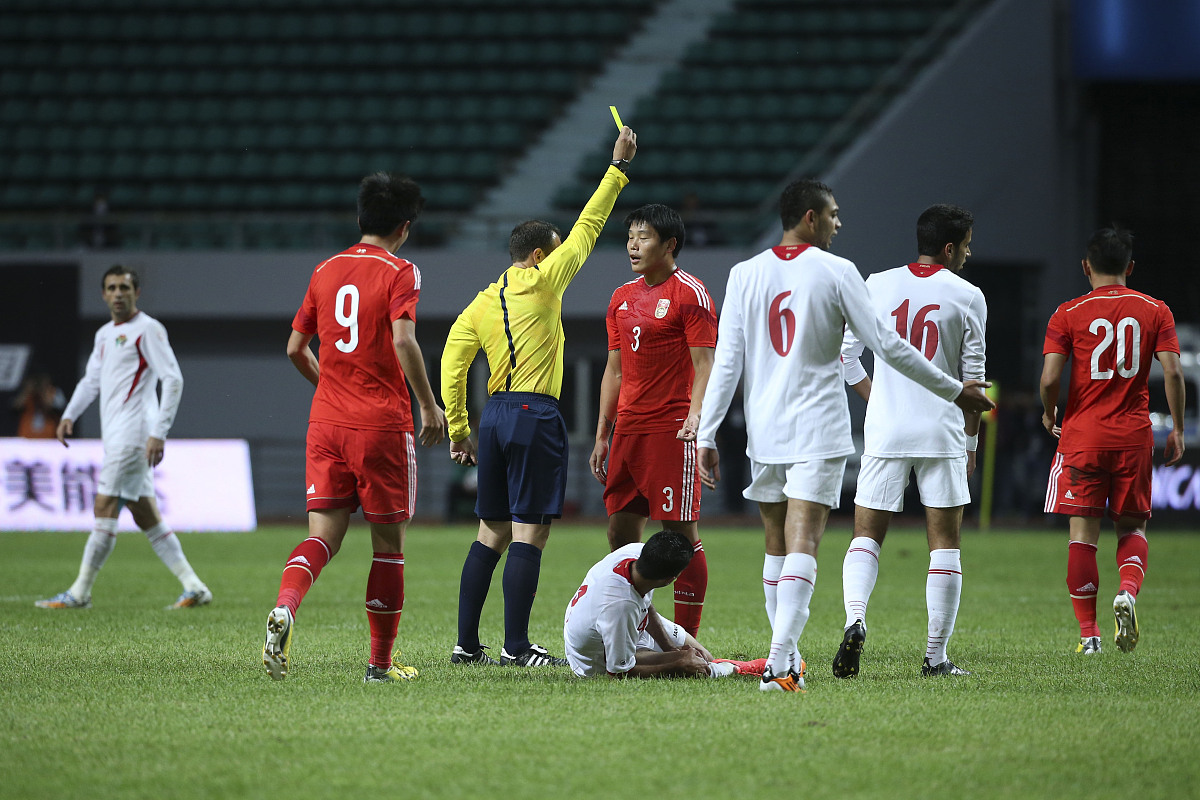 米乐足球官网-关于足球巨星因家庭原因离队比赛前景蒙上阴影的信息