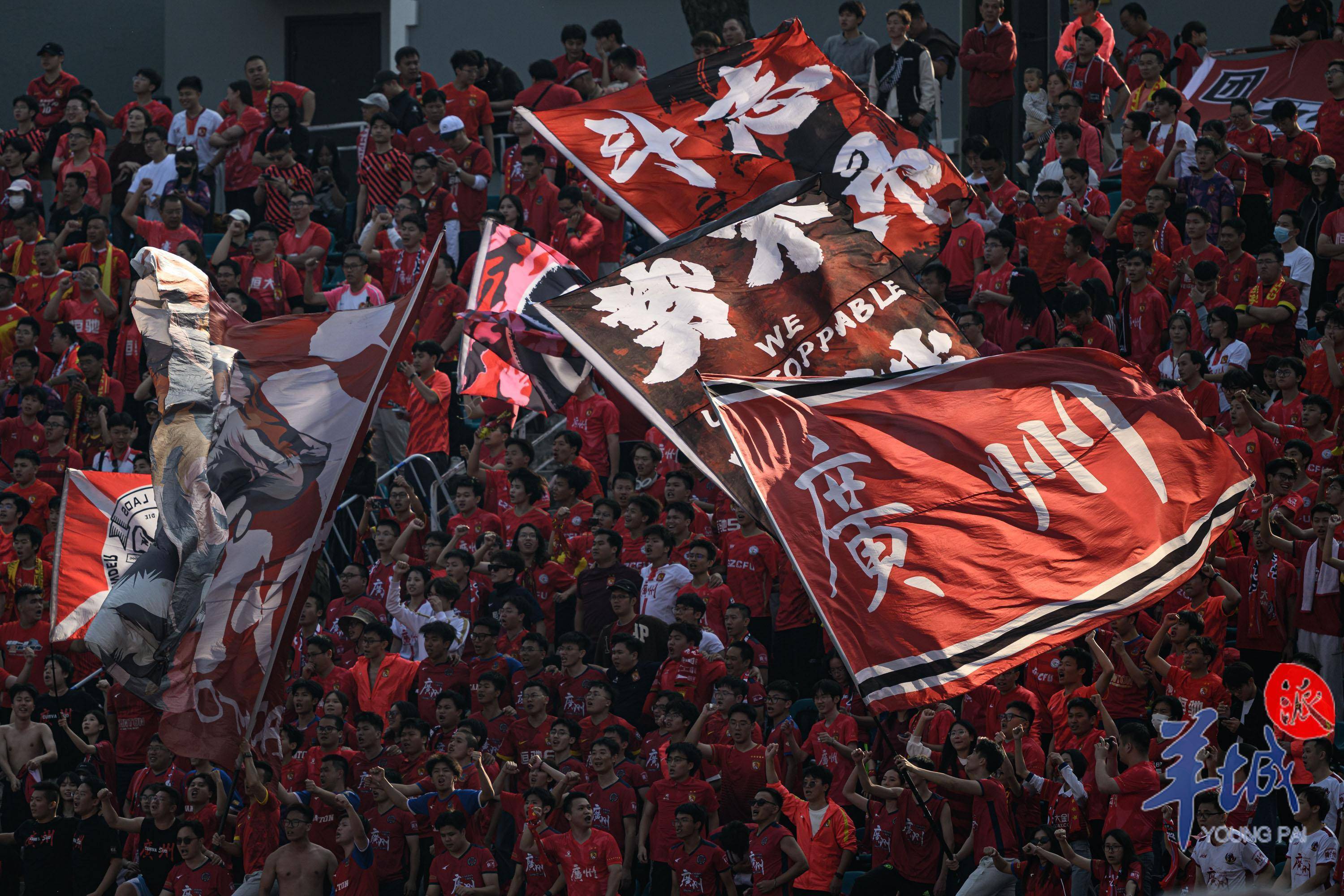 米乐体育官方网站入口-包含热情奔放！球迷现场助威声不绝于耳的词条