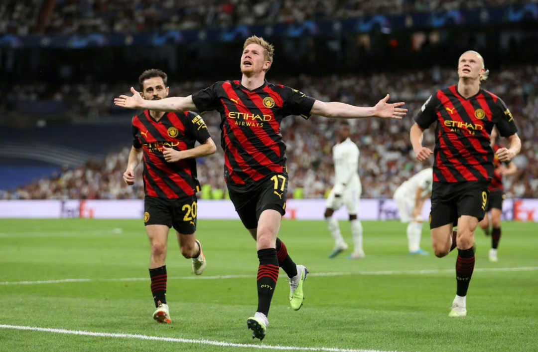米乐足球官网-曼城客场击败拜仁，晋级展望积极