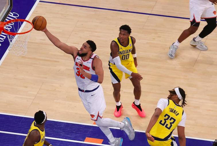 米乐m6官网入口-关于韦德率队客场大胜尼克斯，狄恩特发挥出色的信息