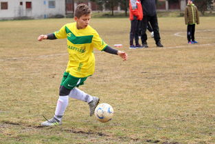 中亚强队冲击淘汰赛，斗志十足